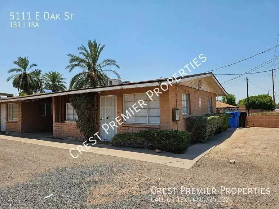 5111 E Oak St House for rent in Phoenix, AZ