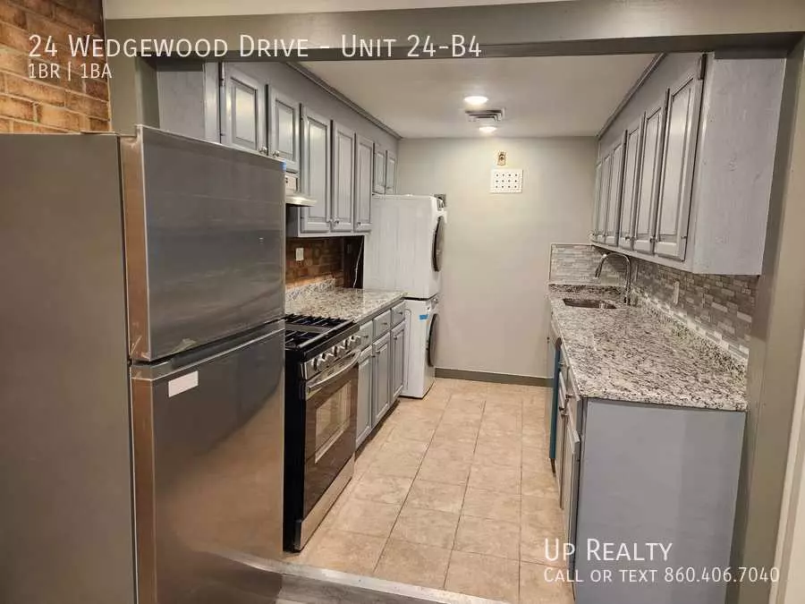 24 Wedgewood Dr Apartment for rent in Bloomfield, CT
