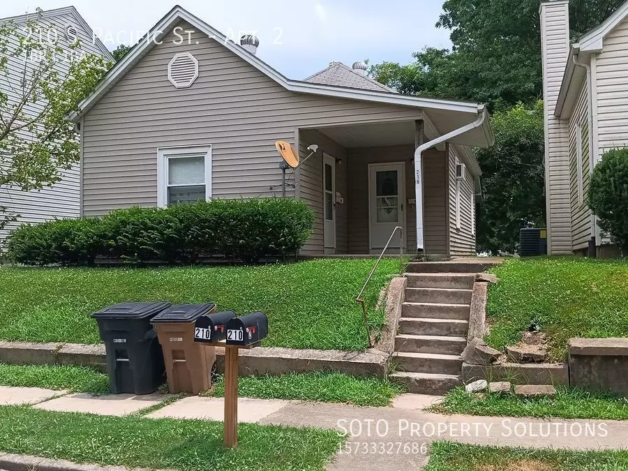 210 S Pacific St Apartment for rent in Cape Girardeau, MO