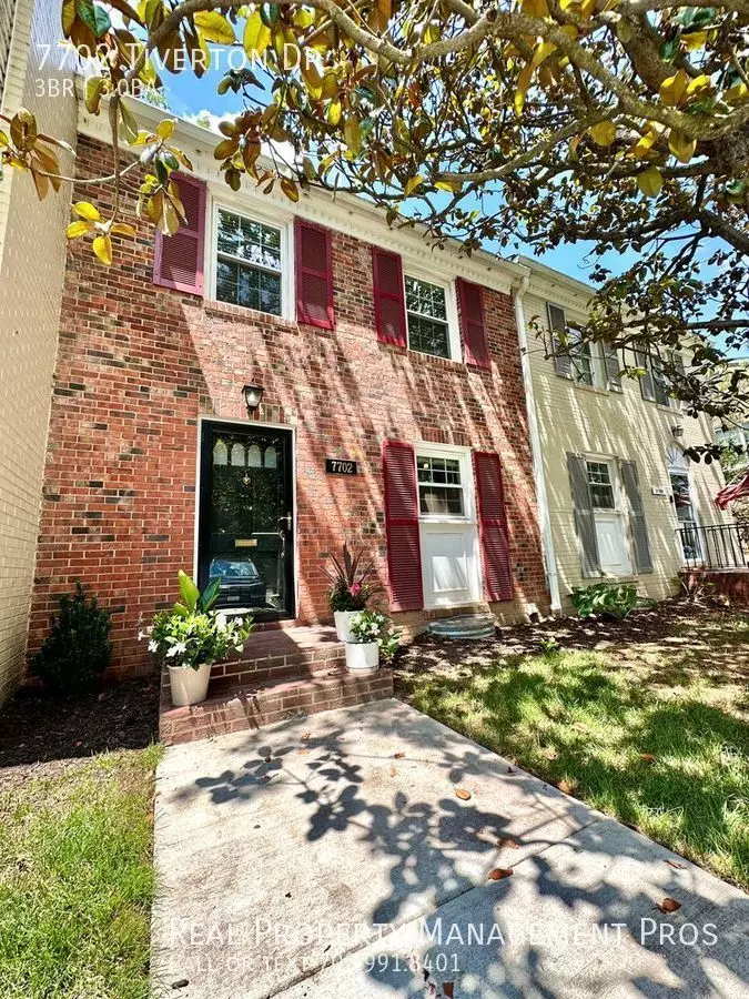 7702 Tiverton Dr House for rent in Springfield, VA