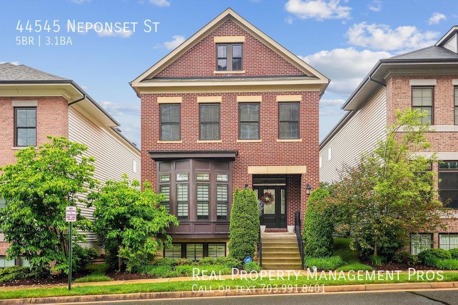 44545 Neponset St Ashburn, VA House for Rent Rentable