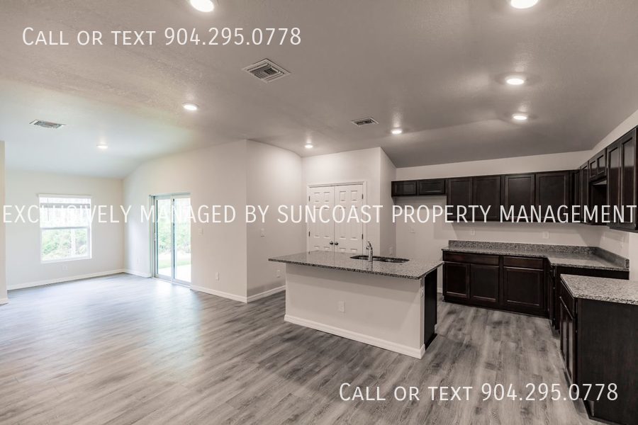 357 Greenbriar Blvd Lehigh Acres, FL Apartment for Rent