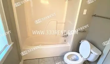 5 of 12 404 NE Douglas St House for rent in Lees Summit, MO