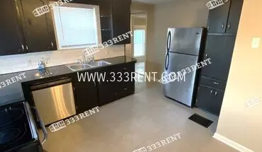 4 of 12 404 NE Douglas St House for rent in Lees Summit, MO