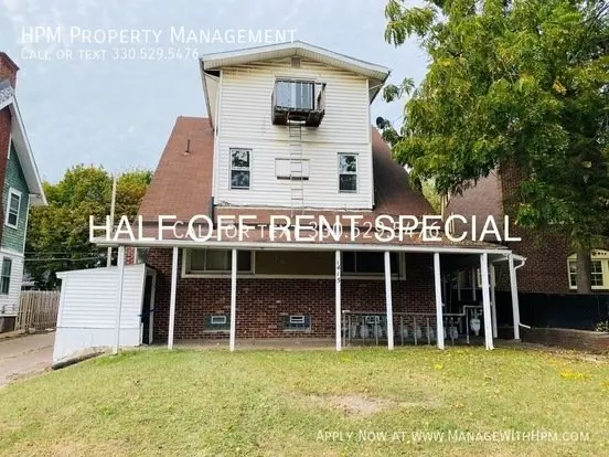 1415 Yale Ave Apartment for rent in Canton, OH