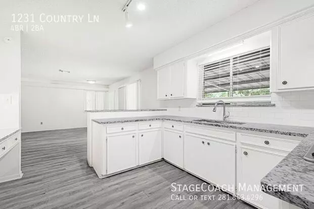 1231 Country Ln Apartment for rent in Conroe, TX