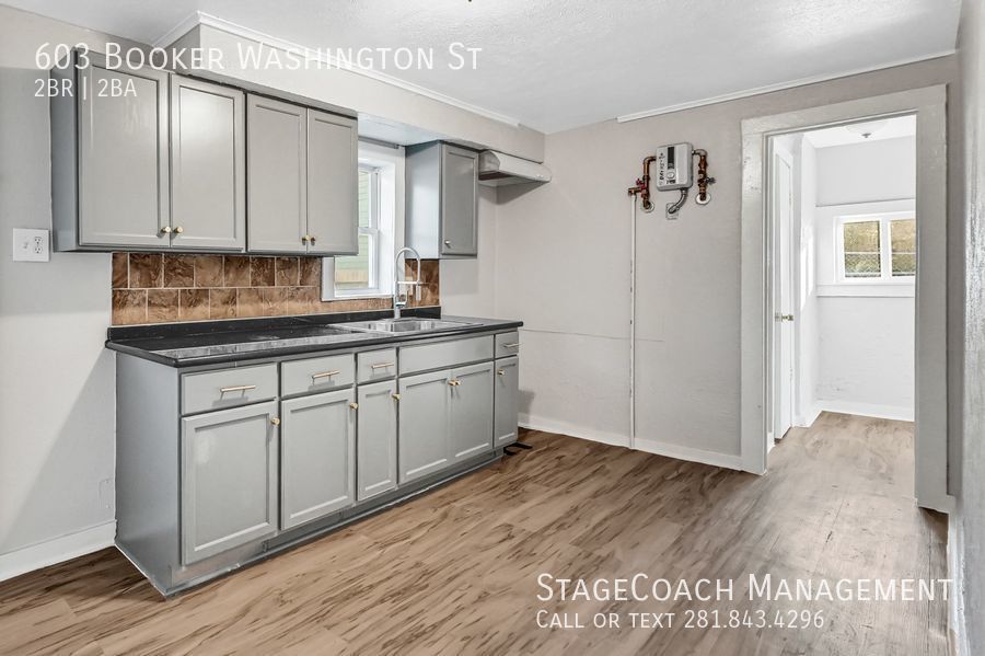 603 Booker Washington St Conroe, TX House for Rent Rentable