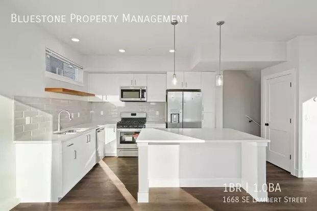 1668 SE Lambert St Apartment for rent in Portland, OR