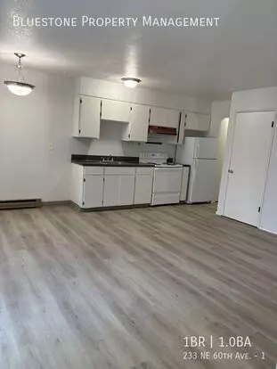 233 NE 60th Ave Apartment for rent in Portland, OR