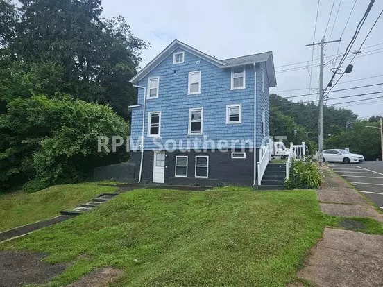 33 Evergreen Ave Apartment for rent in Hamden, CT