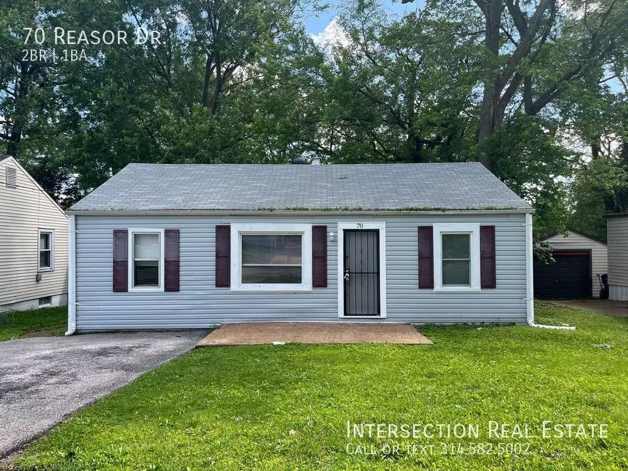 70 Reasor Dr House for rent in Calverton Park, MO