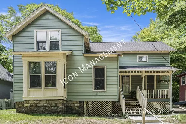 842 Davis St Apartment for rent in Kalamazoo, MI