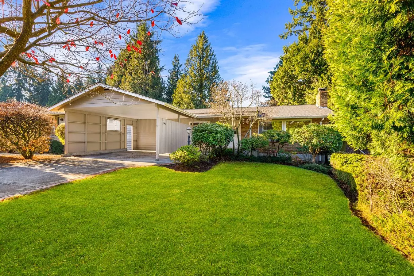14841 Densmore Ave N House for rent in Shoreline, WA