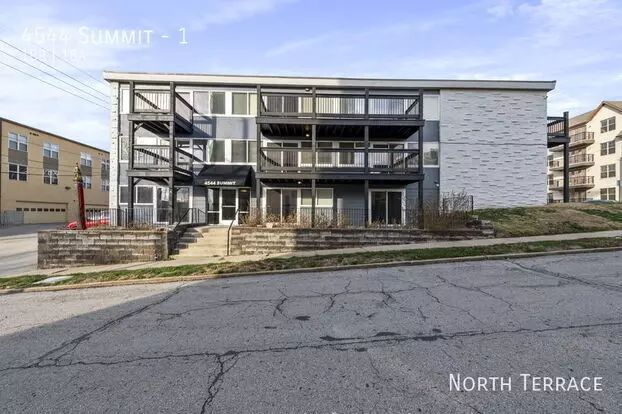4544 Summit Apartment for rent in Kansas City, MO 4544 Summit Apartment for rent in Kansas City, MO