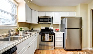 6704 W 76th St Apartment for rent in Overland Park, KS