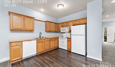 208 Mott Dr Apartment for rent in Raymore, MO