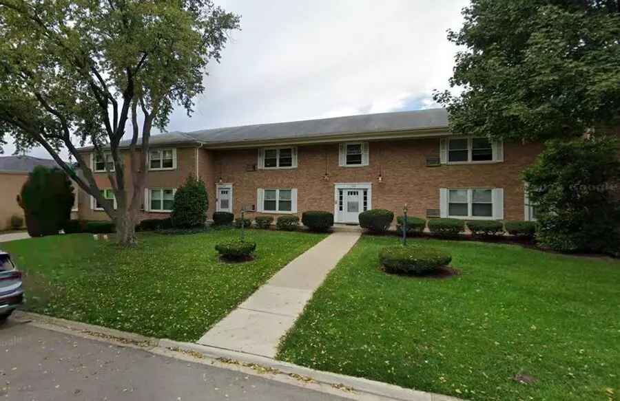 152 Walton St Unit R Apartment for rent in Barrington, IL