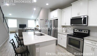 11819 Brookside Dr Apartment for rent in Bradenton, FL