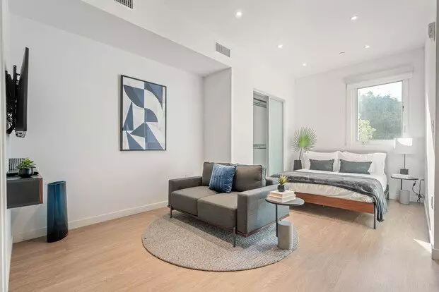 8820 Belford Ave Apartment for rent in Los Angeles, CA