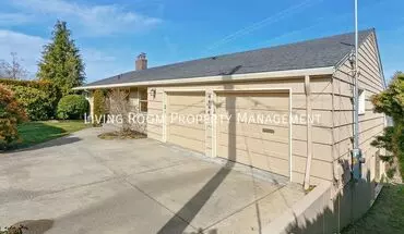 2 of 27 4404 SW Council Crest Dr House for rent in Portland, OR