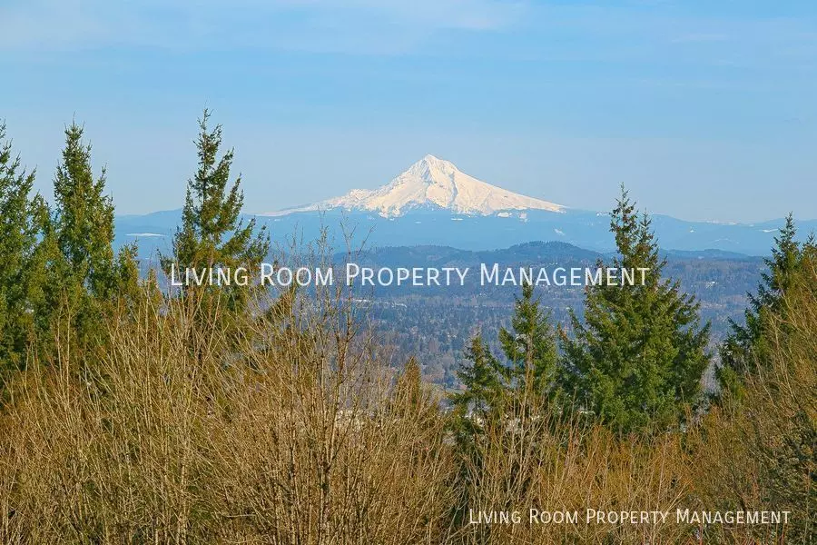 4404 SW Council Crest Dr House for rent in Portland, OR