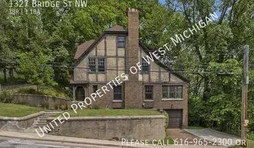 4 of 28 1327 Bridge St NW House for rent in Grand Rapids, MI