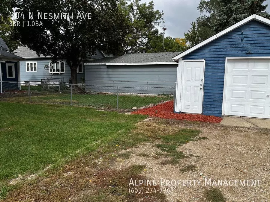 304 N Nesmith Ave House for rent in Sioux Falls, SD