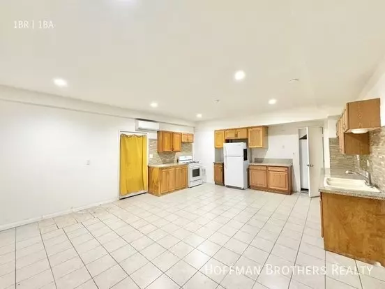 1023 Larch St Apartment for rent in Inglewood, CA