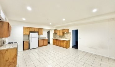 1023 Larch St Apartment for rent in Inglewood, CA