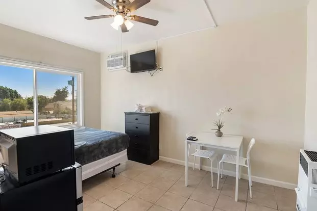 5119 S Avalon Blvd Apartment for rent in Los Angeles, CA