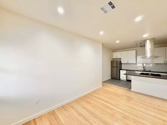 515-518 3/4 N Mariposa Ave Apartment for rent in Los Angeles, CA