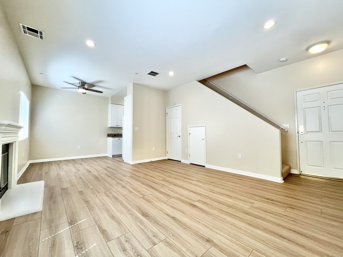 22651 Del Valle St Los Angeles, CA Apartment for Rent