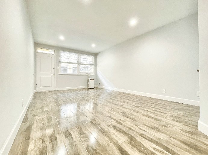 423 N Oakhurst Dr Beverly Hills, CA Apartment for Rent