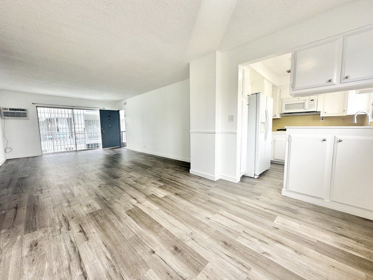 343 S Doheny Dr Beverly Hills, CA Apartment for Rent