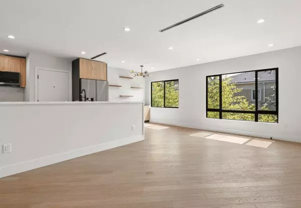 1450 1/2 Crescent Heights Blvd Apartment for rent in Los Angeles, CA