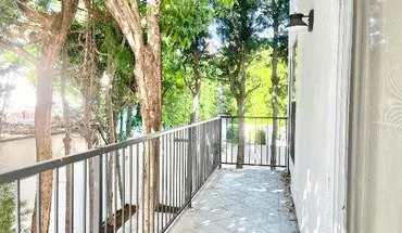 3 of 11 1033 N Crescent Hts Apartment for rent in West Hollywood, CA