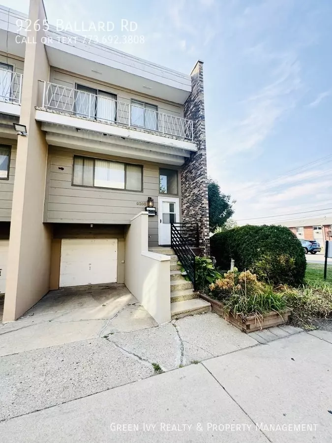 9265 Ballard Rd House for rent in Des Plaines, IL