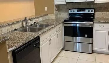 4 of 25 2600 S University Dr Apartment for rent in Davie, FL