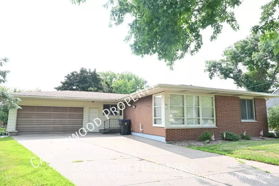 911 N Chestnut Ave House for rent in Marshfield, WI