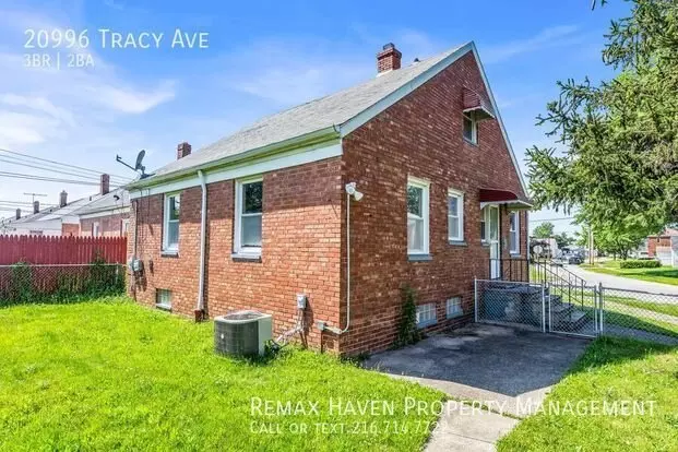 20996 Tracy Ave Apartment for rent in Euclid, OH