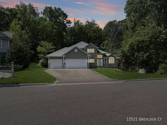 12521 Greylock Ct Apartment for rent in Apple Valley, MN