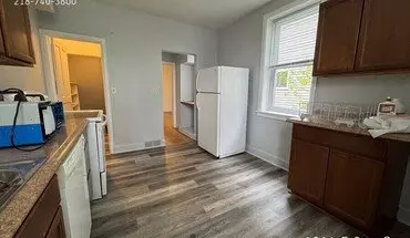 3 of 15 1214 E 3rd St House for rent in Duluth, MN