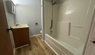 3 of 9 2106 W 3rd Apartment for rent in Duluth, MN