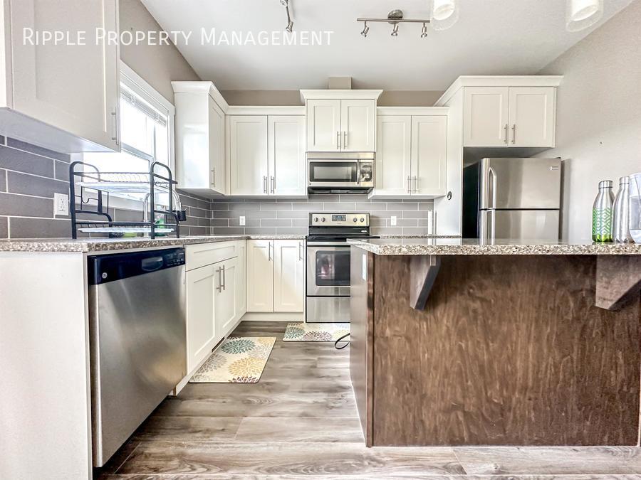 572 Redstone Vw Calgary, AB House for Rent Rentable