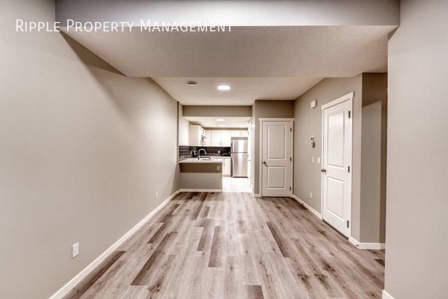 149 Arbour Lake Hl NW Calgary, AB Apartment for Rent