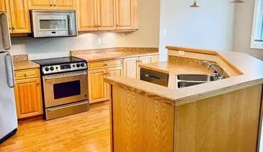 2 of 5 3127 Randall Rd E House for rent in Regina, SK
