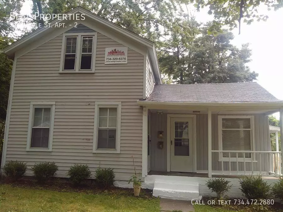 216 Maple St Apt Ypsilanti Apartment for rent in Ypsilanti, MI