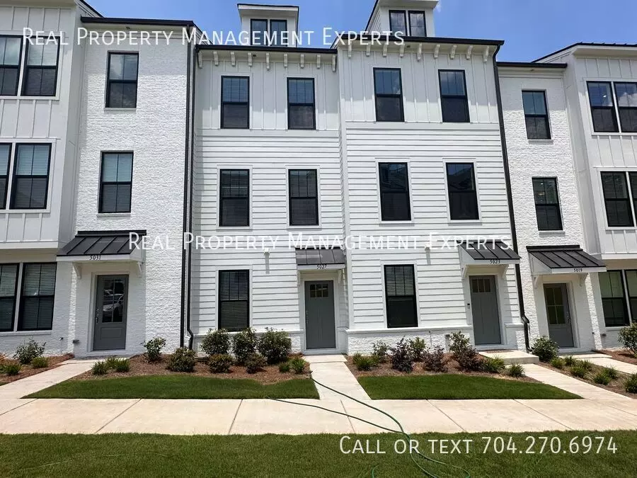 5027 Layman Dr House for rent in Charlotte, NC