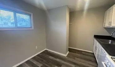 2 of 10 438 E 14th Ave Apartment for rent in Columbus, OH