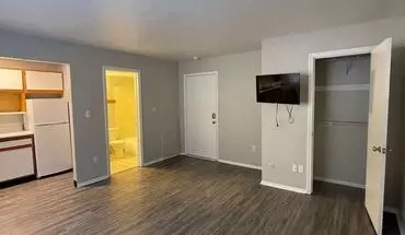 3 of 10 101 E 14Th Ave Apartment for rent in Columbus, OH